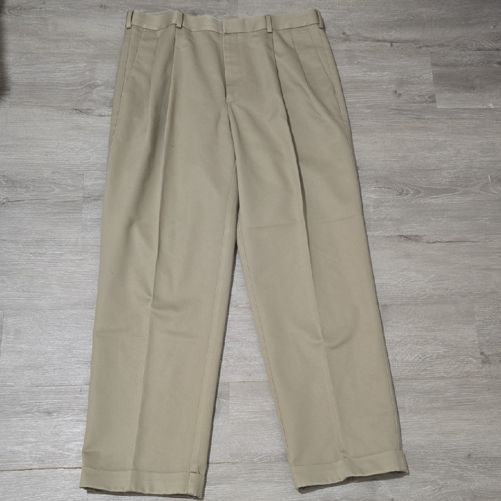 Dockers Men's Khaki Chinos